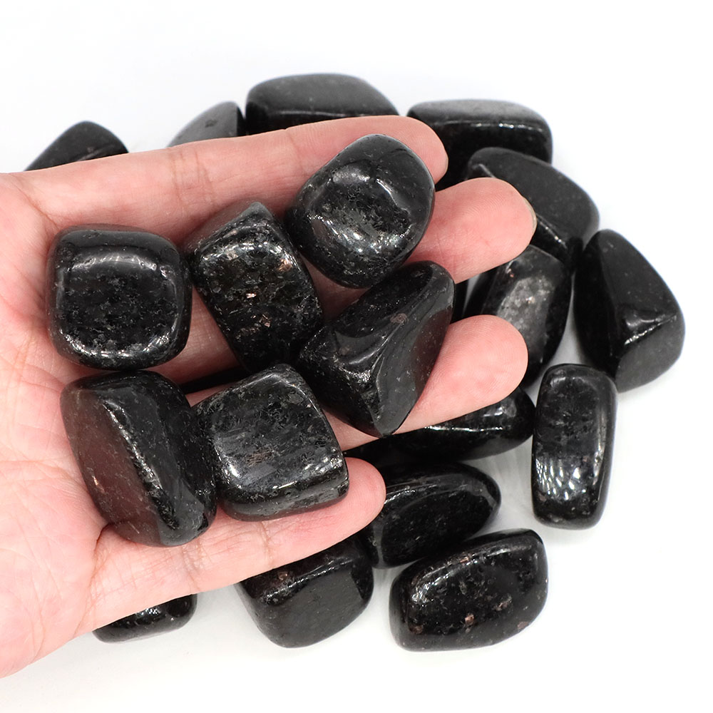 Natürliches Nuumit-Kies-Exempl – Fish Tank Gravel Bewertung und Preis